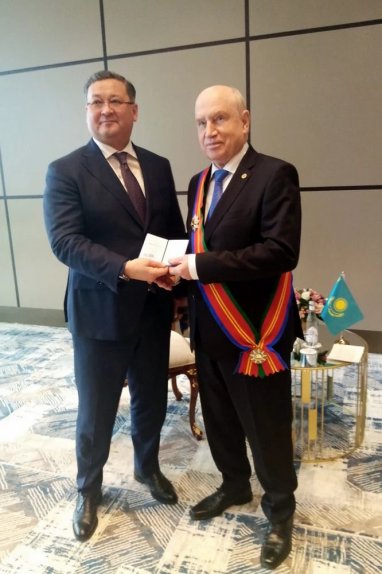  Генсек СНГ Лебедев удостоен Государственной награды Казахстана – Ордена «Достык» I степени