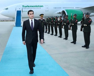 Президент Туркменистана встретился с министром энергетики и природных ресурсов Турции