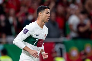 Forbes'e göre, Cristiano Ronaldo yıllık 260 milyon dolar ile dünyanın en çok kazanan sporcusu oldu