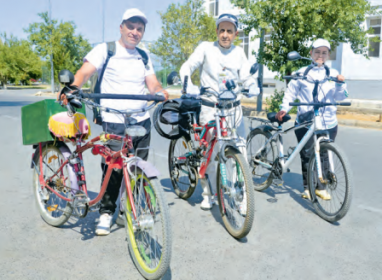 Трое велосипедистов из Лебапского велаята отправились в путешествие по Туркменистану