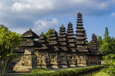 На Бали с февраля 2024 года введут сбор для иностранных туристов