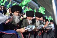 В Туркменистане состоялись праздничные скачки в честь 32-летия независимости