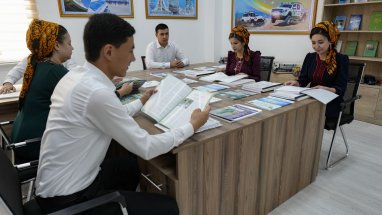 Türkmenistanyň Awtomobil mekdepleriniň birleşiginiň wekilleri iň köp berilýän sowallara jogap berdiler