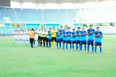 Фоторепортаж: Суперкубок Туркменистана по футболу 2018: «Алтын асыр» – «Копетдаг»