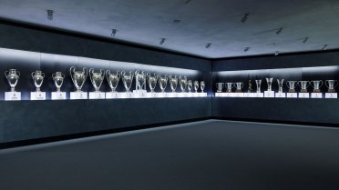 Real Madrid, yıllık geliri 1 milyar avroyu aşan ilk futbol kulübü olduğunu açıkladı