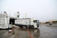 Фоторепортаж: В Астрахань доставлен гуманитарный груз из Туркменистана
