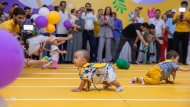 Kids Expo: Bebekler arasında yapılan emekleme yarışı