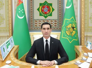 Türkmenistanyň Prezidenti hokkeý boýunça halkara ýaryşa gatnaşyjylary gutlady