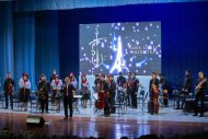 В Ашхабаде прошел концерт оркестра под руководством Тахира Атаева