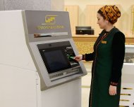 «Türkmenbaşy» bankynyň täze binasynyň dabaraly açylyşyndan fotoreportaž
