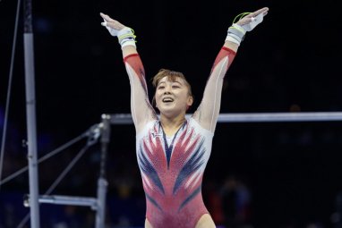 Japonya kadın jimnastik takımının kaptanı Shoko Miyata, sigara içip alkol kullandığı için Olimpiyatlar'dan men edildi