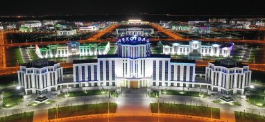 В Туркменистан съезжается огромное количество гостей на открытие «умного» города Аркадаг