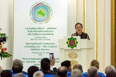 В Туркменистане состоялся международный форум «Город Аркадаг – край ахалтекинских скакунов»