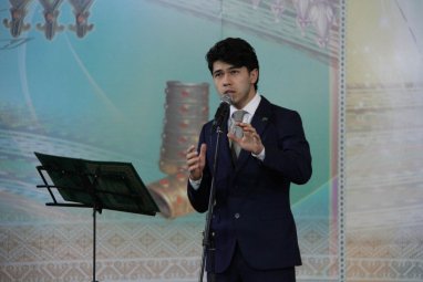 Кафедра эстрадного искусства туркменской консерватории организовала концерт к 300-летию Махтумкули 
