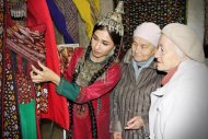 Fotoreportaž: Tatarystanyň halklaryň dostlugy öýünde Türkmenistanyň amaly-haşam, muzeý gymmatlyklarynyň we syýahatçylyk sergisi geçirildi