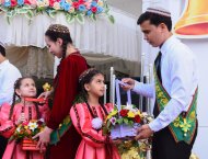 В школах Туркменистана прозвенел «Последний звонок»