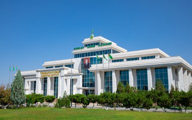 Туркменский энергоинститут провел серию экологических конференций