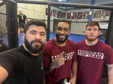 Yagshimuradov is preparing for his next fight in the USA along with world MMA stars