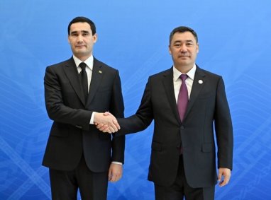Глава Туркменистана поздравил Президента Кыргызской Республики с Днём независимости