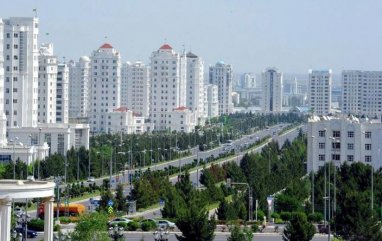 Для коммунальных служб Ашхабада закупят специализированный транспорт и технику