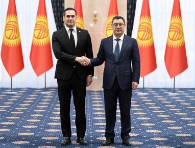 The new Ambassador of Turkmenistan presented his credentials to the President of Kyrgyzstan