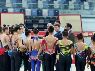 FIG başkanı, genç Türkmen jimnastikçi Fatima Kambarova'nın yeteneğine dikkat çekti