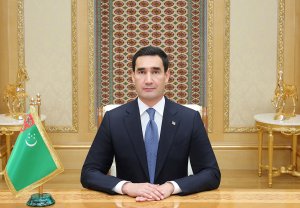 Serdar Berdimuhamedow watandaşlaryny Türkmenistanyň Konstitusiýasynyň we Döwlet baýdagynyň güni bilen gutlady 