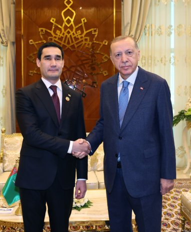 Глава Туркменистана поздравил Президента Турции с 69-летием