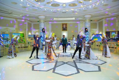 В Туркменабате состоялся праздничный концерт творческих коллективов Лебапской спецшколы искусств