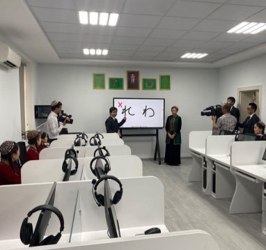 В Туркменском вузе сданы в эксплуатацию учебные кабинеты японского языка