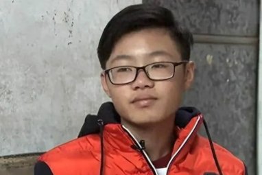 Hytaýda mundan 12 ýyl öň ýiten oglanjyk maşgalasyna gaýdyp geldi