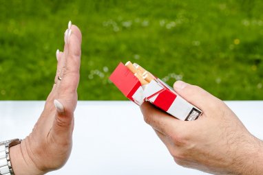 В Канаде надпись о вреде курения будут наносить на каждую сигарету