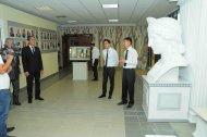 Фоторепортаж с защиты дипломных работ студентов в Государственной академии художеств Туркменистана