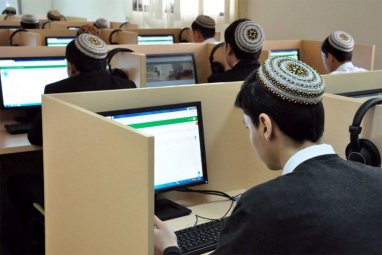 В Туркменистане подвели итоги I тура предметных олимпиад среди школьников