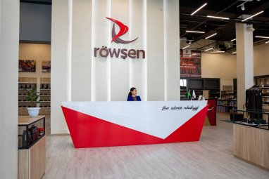 Магазины Röwşen проводят летнюю распродажу обуви