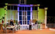 Fotoreportaž: Türkmenistanyň Alp Arslan adyndaky milli drama teatrynda «Näzli dildarym» atly sahna eseri görkezildi