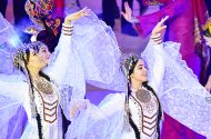Фоторепортаж: В Туркменистане широко отпраздновали Международный женский день 8 Марта