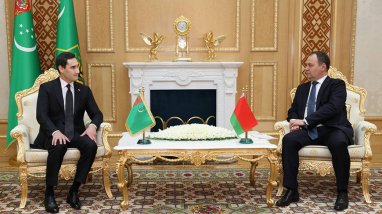 Türkmenistan Cumhurbaşkanı, Belarus Başbakanı ile işbirliğiyle ilgili konuları görüştü