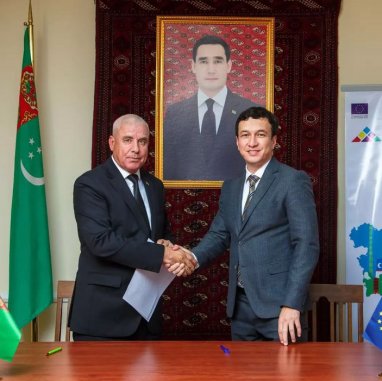 Государственной службе по карантину растений Туркменистана переданы фитосанитарные наборы 
