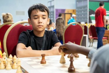 В Туркменистане стартуют турниры среди юных шахматистов