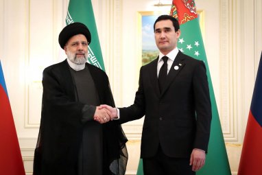 Глава Туркменистана поздравил Президента Ирана с Днём Исламской революции