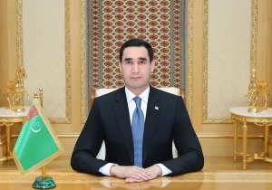 Сердар Бердымухамедов поздравил туркменистанцев с первой годовщиной открытия города Аркадаг
