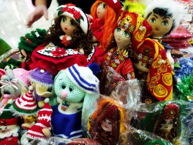 В канун Дня всех влюбленных в Туркменабате состоялась ярмарка ручных изделий
