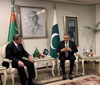 Türkmen-Pakistan hükümetlerarası komisyonu eşbaşkanları arasında görüşmeler gerçekleşti