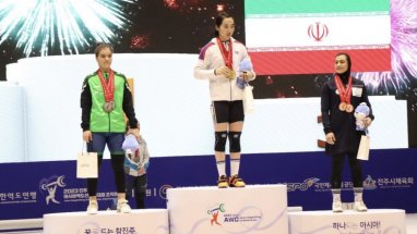 Медине Аманова завоевала серебро чемпионата Азии по тяжелой атлетике в Чинджу