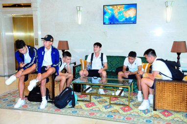 Фоторепортаж: Вьетнамский «Ханой» прибыл в Ашхабад на матч Кубка АФК-2019 с туркменским «Алтын асыром»	