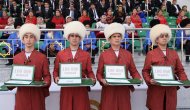 В Туркменистане прошли праздничные скачки