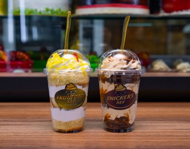 Zyýat Hil confectionery offers sweet desserts to take away in cups