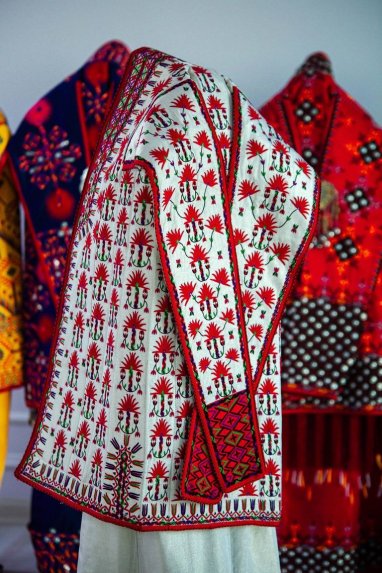 Ателье Arslan Designer предоставляет в аренду свадебные курте по выгодным ценам