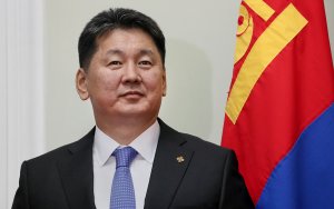 Uhnaagiýn Hurelsuh Serdar Berdimuhamedowy Mongoliýa döwlet sapary bilen çagyrdy